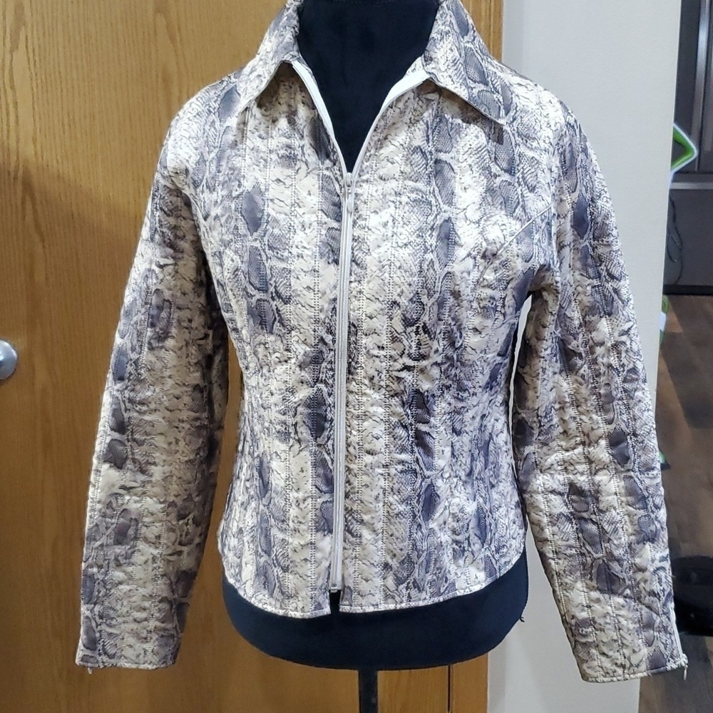 Anna Fontaine snakeskin print liane quilted zip jacket